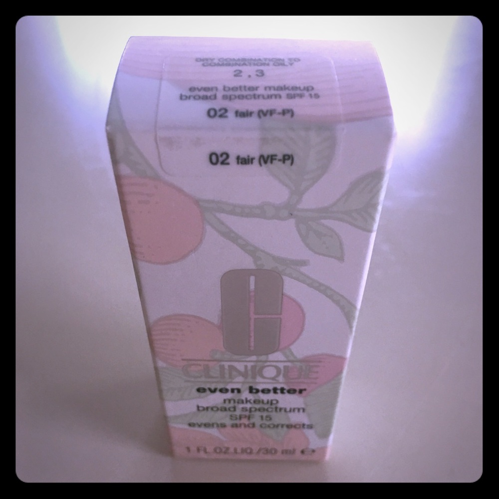 Clinique Even better foundation w/ SPF 15.
